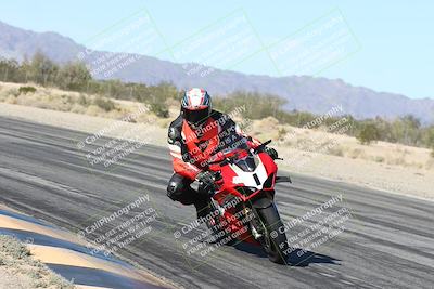 media/Dec-04-2025-Racers Edge (Thu) [[5ebc9f124d]]/3-B Group/3-Session 2 (Turn 7 Inside)/